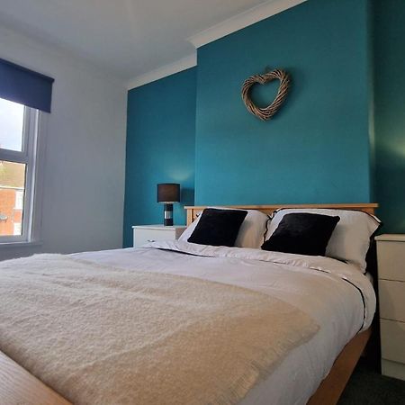 דרלינגטון Cosy Home Perfect For Families And Contractors With Free Parking מראה חיצוני תמונה