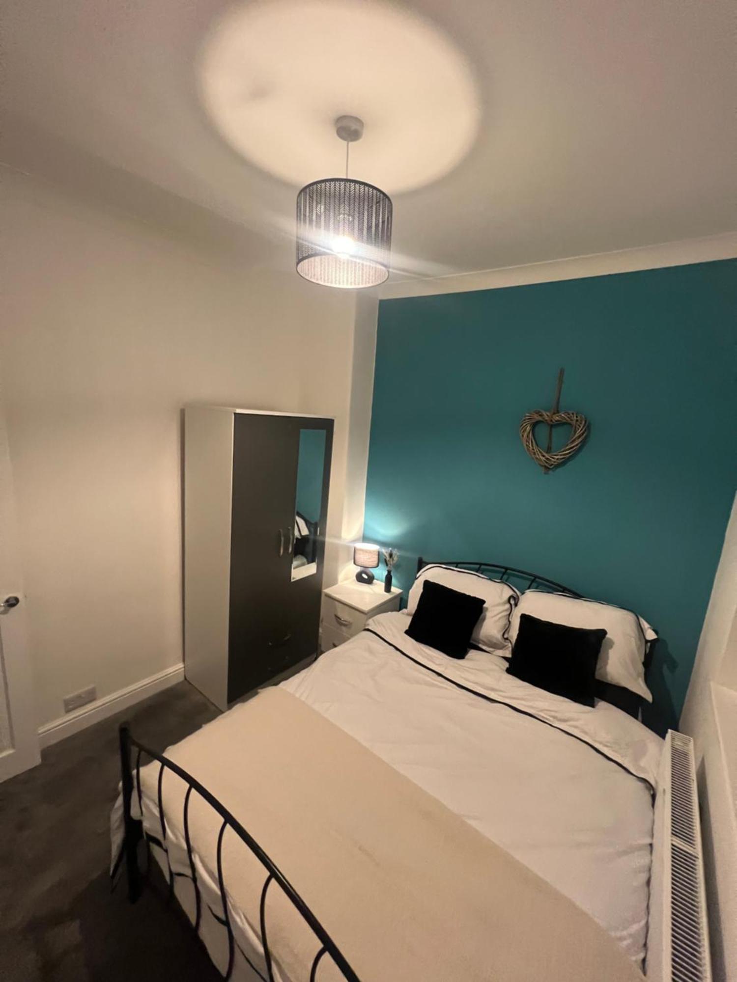 דרלינגטון Cosy Home Perfect For Families And Contractors With Free Parking מראה חיצוני תמונה