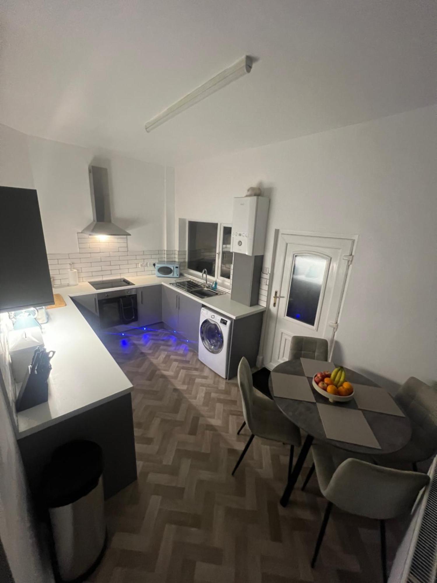 דרלינגטון Cosy Home Perfect For Families And Contractors With Free Parking מראה חיצוני תמונה