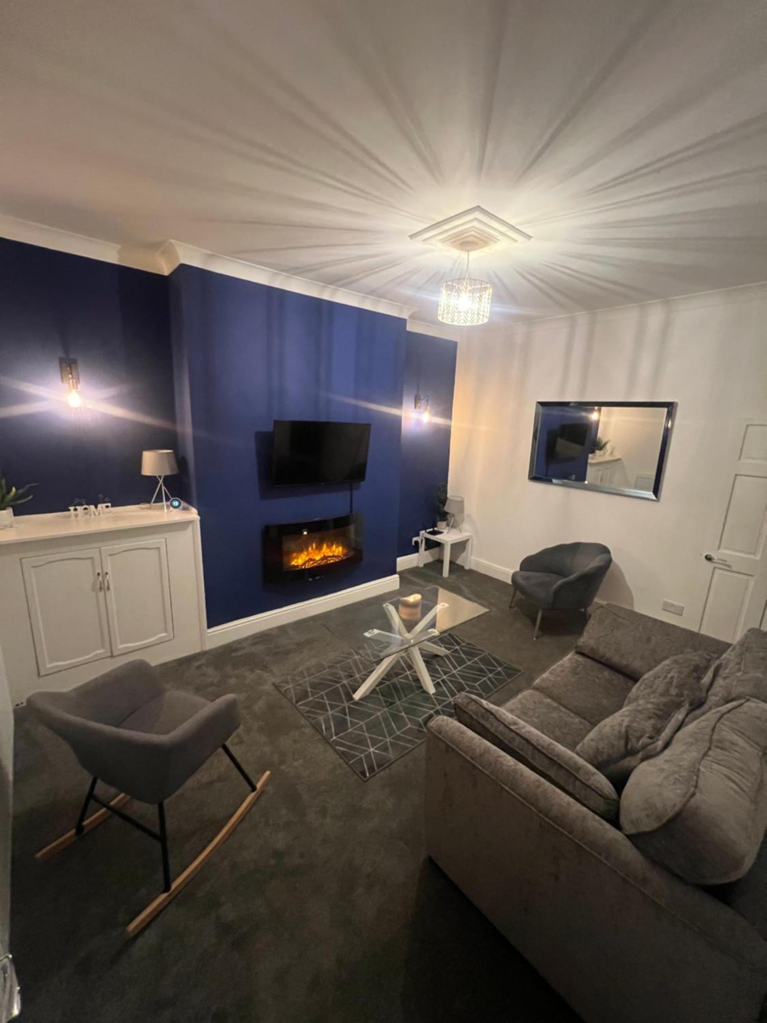 דרלינגטון Cosy Home Perfect For Families And Contractors With Free Parking מראה חיצוני תמונה