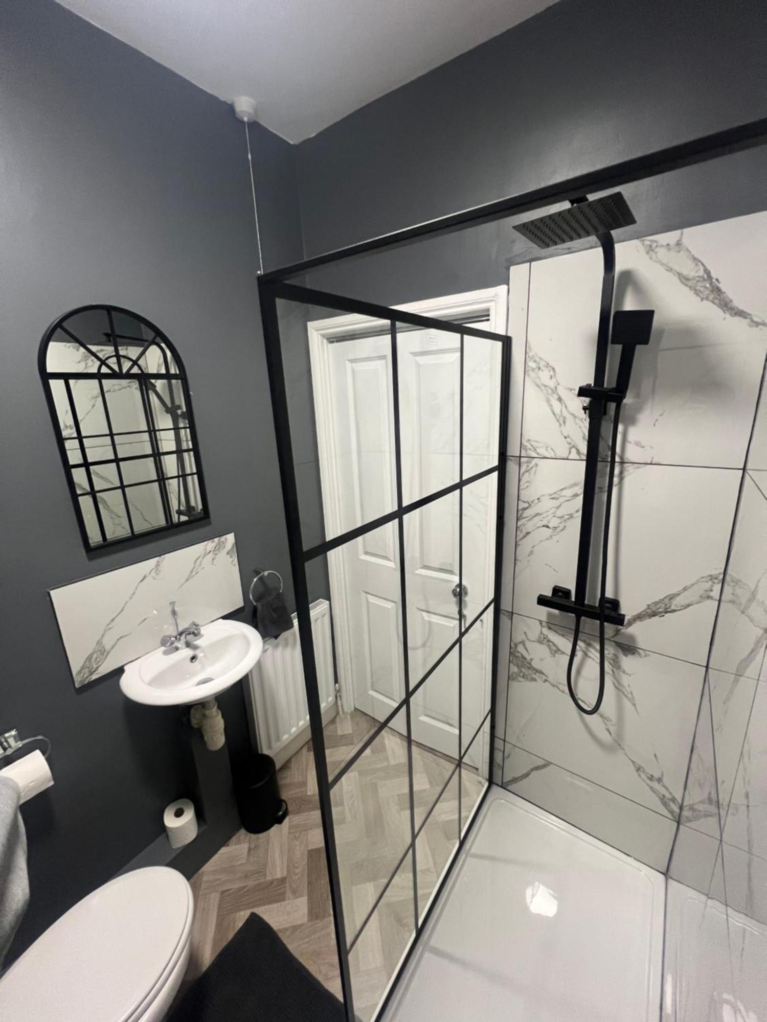 דרלינגטון Cosy Home Perfect For Families And Contractors With Free Parking מראה חיצוני תמונה